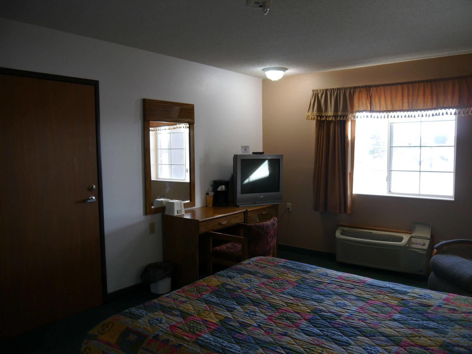 Westwood Inn & Suites - Kimball Eksteriør billede